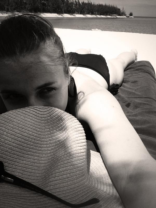 dashashiper's tweet image. Готова весь день так валяются...наконец то я на море!!!