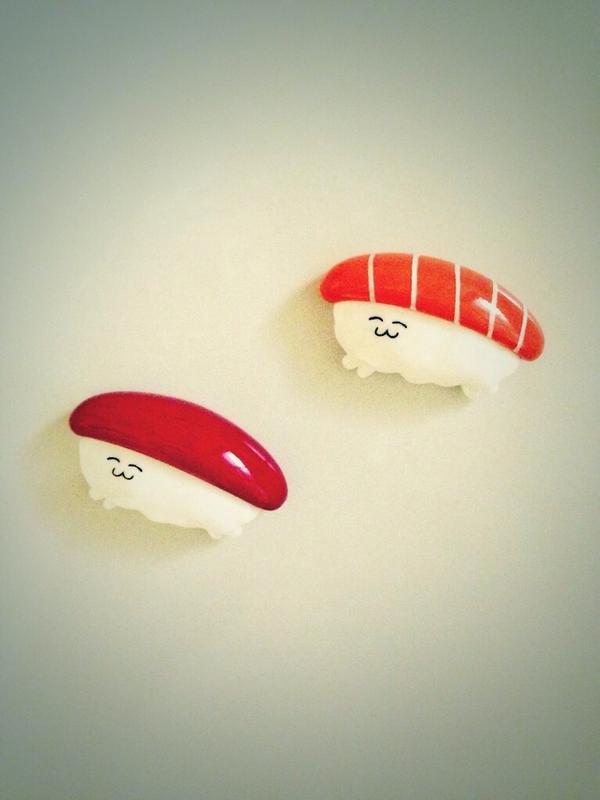 memimimeme's tweet photo. みんなみて.....グッスマの原型師さん、佐々木界さんがおしゅしマグネットを作ってくださったんだよ〜〜〜〜！！！！シャリのシャリ感がたまりません😭😭😭😭全てがかわい〜よ〜！！！嬉しい〜！！！！！ http://t.co/rFX0m7AvaX