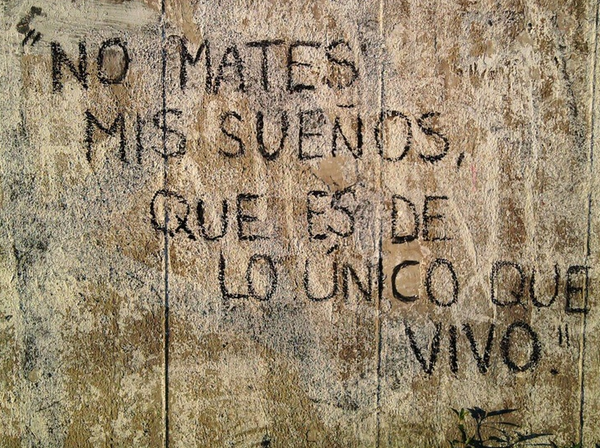 antoniorozco's tweet photo. #BuenosDías #PoesíaCallejera #TodaMiVerdad https://t.co/NIIknVUNGh http://t.co/dC4t5KgR6o
