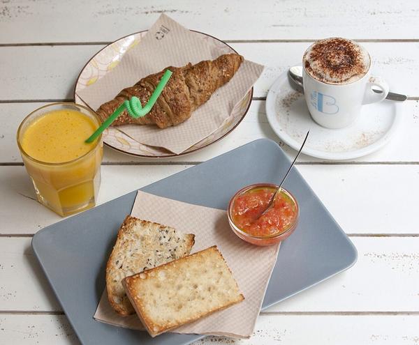 lamasbonitavlc's tweet photo. Y tras el yoga, un buen desayuno al estilo #LMBvlc ;-) Y recuerda que hoy estamos de #LMB2aniversario #Valencia http://t.co/nNsUE0B3gR