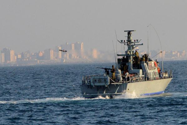 SPIKE ER missile launched from an Israel Navy PB ('Shaldag class' i guess) Gaza: #LittoralWarfare