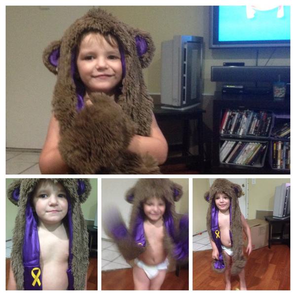 teamachilleus's tweet photo. @RonanFoundation @rockstarronan #alwaysforro #childhoodcancer #awareness #littlefighter @spirithoods http://t.co/GrAqEb351f