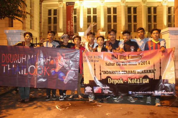 BSI BIG FAMILY (BBF) (@bsibigfamilybbf) on Twitter photo Nih foto mimin waktu SOTR kemaren W/ <a href="/DSMThailook/">DISURUHMAMAHTHAILOOK</a> dan Warbong&WarsellFams ke KotaTua:) Nih foto mimin waktu SOTR kemaren W/ <a href="/DSMThailook/">DISURUHMAMAHTHAILOOK</a> dan Warbong&WarsellFams ke KotaTua:)