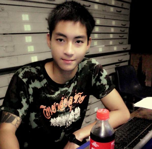 thaisoldier_'s tweet photo. ทหารหล่อจาก ค่ายพิชิตปรีชากร อ.เชียงดาว จ.เชียงใหม่ http://t.co/GqoBivUJV9