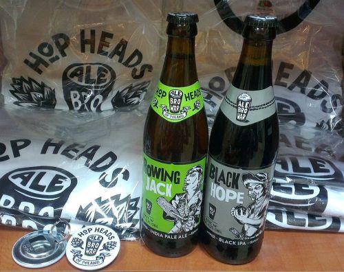 Cechpiwny's tweet photo. Dojechały koszulki  i otwieracze z AleBrowaru no i oczywiście piwo :) #alebrowar #hopheadsofpoland #cechpiwny http://t.co/6EP7tRHppd