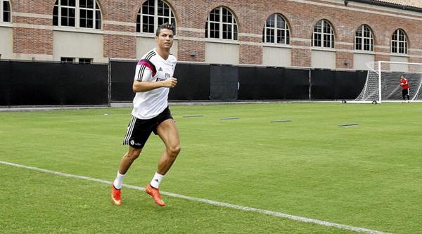 hendrickWP's tweet photo. Hendrick wants the sextuple too!!! RT @MARCAinENGLISH: Cristiano wants the sextuple http://t.co/74nNfW5UqQ http://t.co/9sFjwrcTmK