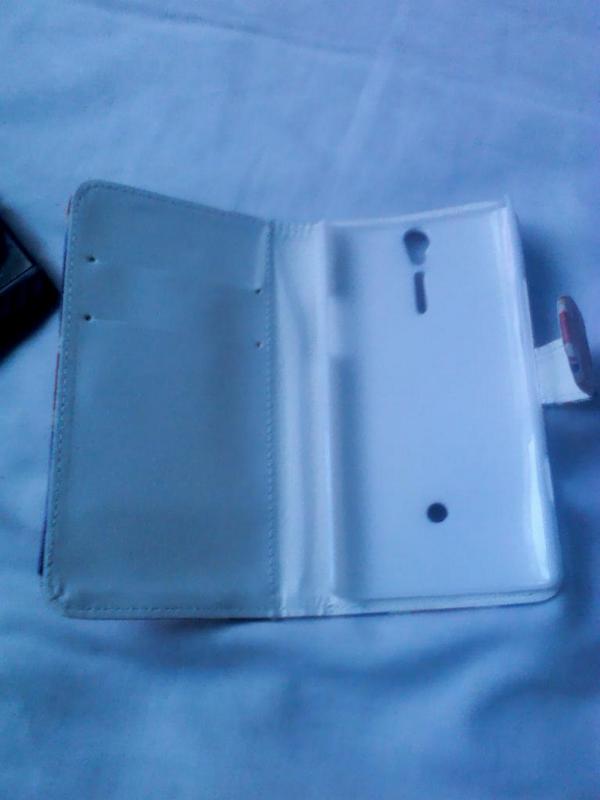 JakeDavidson07's tweet image. I've only gone and cracked the screen on my phone! But I did get a new case so its not all bad!