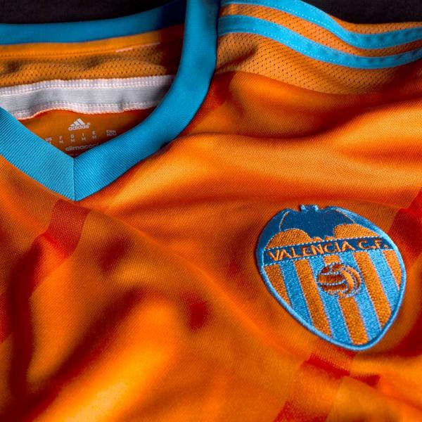 Oscarllonga's tweet photo. @chiritwit. mlt guapa. adidas all in"@SpheraSports: La segunda equipación del Valencia CF http://t.co/HIKbX1EAdC #OrangeIsBack"
