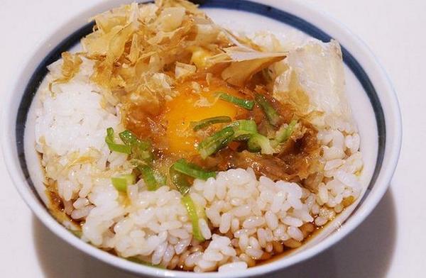 食テロbot בטוויטר 冷やし卵かけご飯 最近流行りの冷たい卵かけご飯 冷や飯独特のご飯の香りと鰹節やめんつゆ ネギが渾然一体となってとっても美味ですー 暑い夏にぴったりでさらさら書き込んじゃいます T Co Wic0bnrbva 食テロbot בטוויטר 冷やし卵かけご飯 最近流行りの冷たい卵かけご飯 冷や飯独特のご飯の香りと鰹節やめんつゆ ネギが渾然一体となってとっても美味ですー 暑い夏にぴったりでさらさら書き込んじゃいます T Co Wic0bnrbva