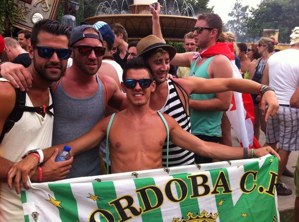 aaron91189's tweet photo. @DaniTruji23 @jgalveznieto @ug_football @BelgaSphera #tomorroland2014 http://t.co/AJSAiHsniR