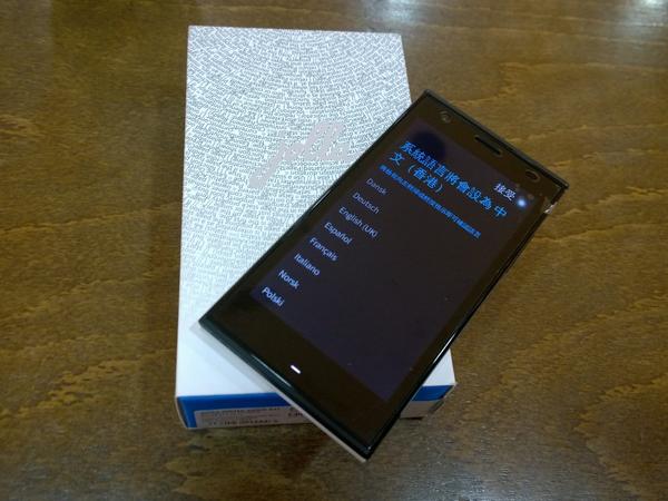 Finally got my #Jolla. Thanks <a href="/TMavica/">T.Mavica Pang</a> and Fendi for their great help!!!!
