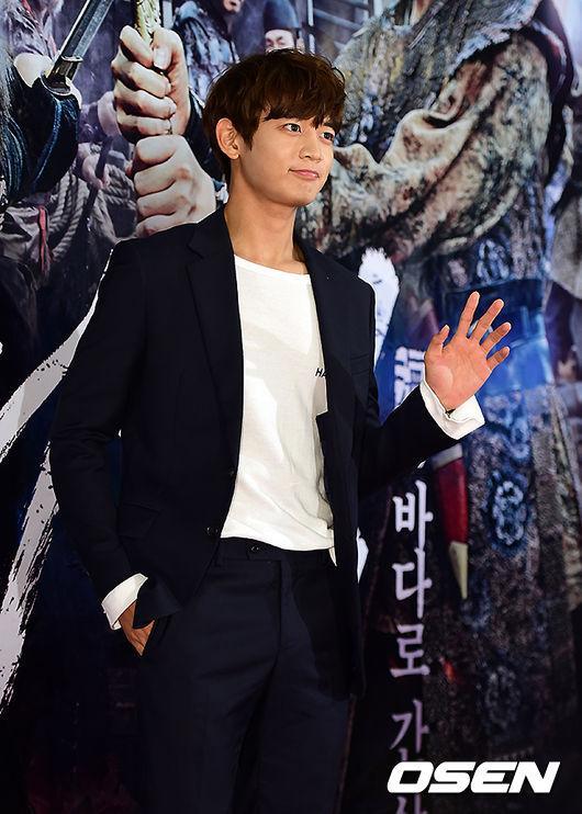 140729 Minho @ Premiere de 'Pirates' Bttgw8NCYAAYQ09