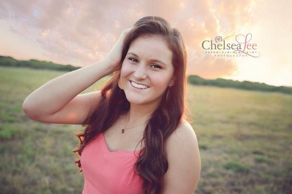 ChelseaLeePhoto's tweet photo. You are simply stunning @Malooo8 #seniors #photography #austinphotographer http://t.co/q1D9AvUe1J http://t.co/FvmOcMfgSN