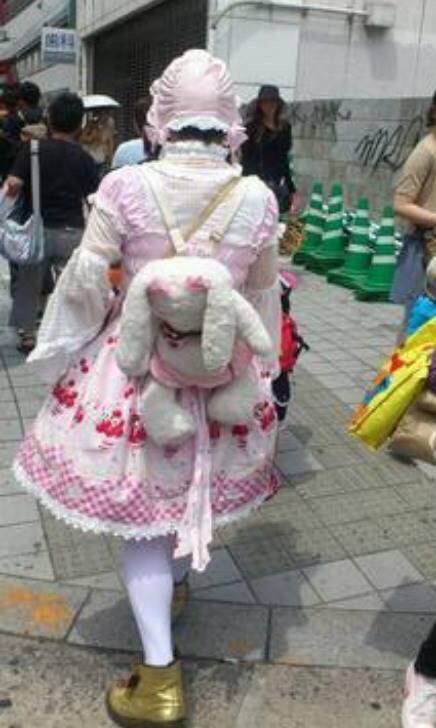 広島の本通りの超有名な謎の人 ロリータおじさん の発見情報をまとめてみた Togetter 広島の本通りの超有名な謎の人 ロリータおじさん の発見情報をまとめてみた Togetter