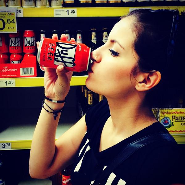 AinhoaPaule's tweet photo. Frikismo Nivel: #Duff #CervezaDuff #DuffSeca #DuffWoman #Friki #AmoLosSimpsons #TheSimpsons #Yo #Me #Ainhoadas http://t.co/sRgpdIvrJQ
