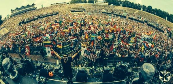HardEDMSounds's tweet photo. 'La música es el verdadero lenguaje universal.' http://t.co/JayM3pDzJt