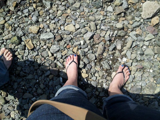 San Francisco beaches are not Los Angeles beaches. #toes #sandals http://t.co/sYiU9mUHCE<a href="/tag/toes"class="tags"><span>#toes</span></a><a href="/tag/sandals"class="tags"><span>#sandals</span></a>