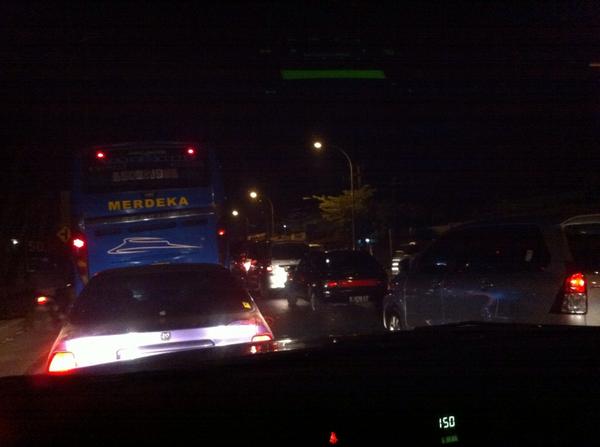 den_zul's tweet photo. @TMCPoldaMetro nagreg arah Garut stak. #mudik2014 http://t.co/dNHPXHmnL5