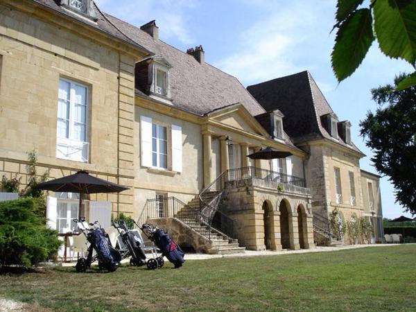 chdaffern's tweet photo. Thinking of booking your next golf trip? Chateau Les Merles is an hour flight from London. http://t.co/o7bMC47qyg http://t.co/IjJ79zN3eA