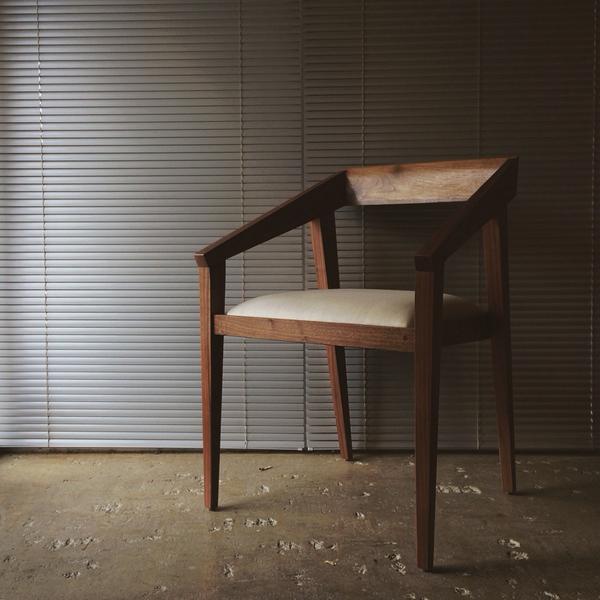 LandyGardner's tweet photo. Minimal Design // One of our favorite chairs in the office this week. #design #minimal #interior http://t.co/homlyIKLfo