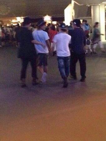 ジャニーズ遭遇 遭遇 7 29 ディズニーでhey Say Jumpの山田涼介 知念侑李 岡本圭人 髙木雄哉に遭遇したそうです 拾い画 Http T Co Wrscga5n8u Twitter