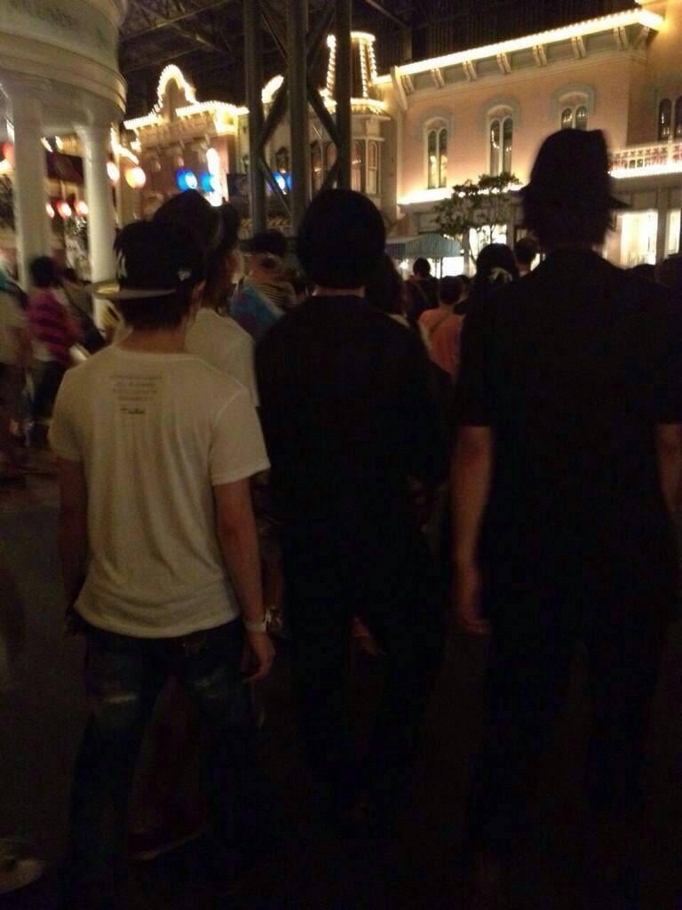 おちびちゃん على تويتر Johnnys Meet 遭遇 7 29 ディズニーでhey Say Jumpの山田涼介 知念侑李 岡本圭人 髙木雄哉に遭遇したそうです 拾い画 Http T Co Nlykp4zdaf え うち その日ディズニーランドいたのに 遭遇してない