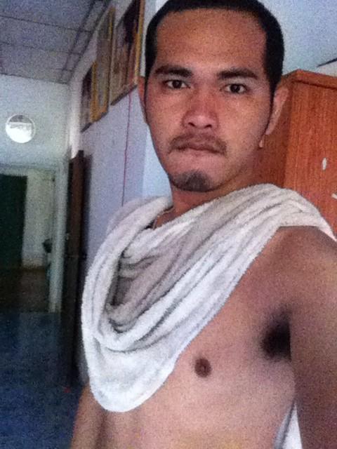 banthep's tweet photo. อาบน้ำปะ http://t.co/12w0EbTdAG