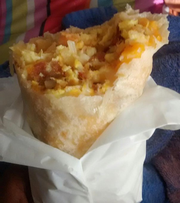 *Talks w mouth full* My current situation. Yumm. Breakfast burrito. http://t.co/ZNpgykkpPD<a href="/tag/wingstop"class="tags"><span>#wingstop</span></a>