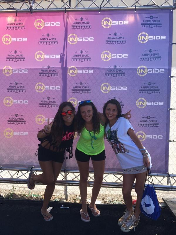 andreatejedo9's tweet photo. Esto ya empieza!!!! #arenal #InsideArenal @InsideShops @mariatorralba22 #martauso atopeeeee 😜😜👍👍 http://t.co/uzmKPFXNYR