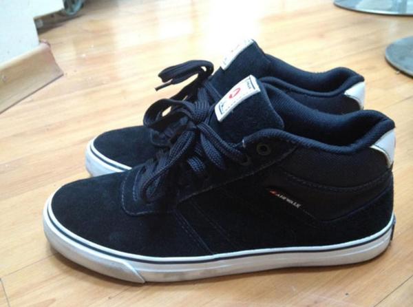 PrinceInPeace's tweet image. Im bringing airwalk back😛😛😛😛😛👟👟👟👟👅