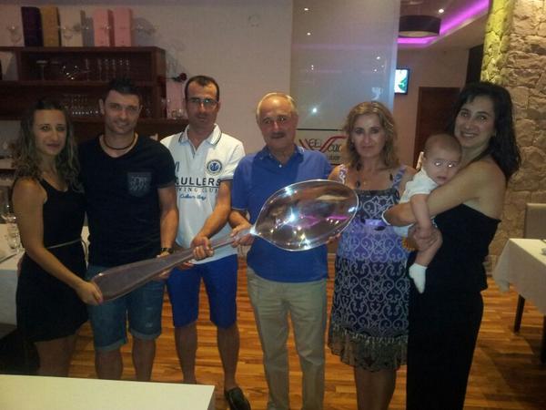 HotelMonse's tweet photo. Antonio Pérez y familia se unen a #GenteElCucharon .¡Bienvenidos  a Restaurante @Elcucharon1 #Torrevieja ! ;) http://t.co/ruH3l7z8Ao