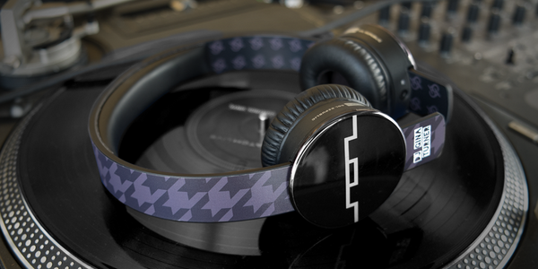 SOLREPUBLIC's tweet photo. Become a #SOLdierofSound & you could score these custom @DJGINATURNER headphones. Sign up here http://t.co/jzkqFBLwfu http://t.co/HFBn69l34L
