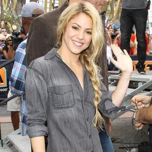 GNessuno's tweet photo. Shakira si fantastica http://t.co/J6f2Vt276g