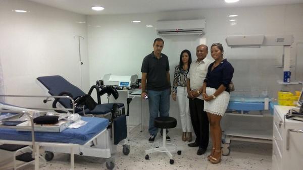 AlbaMarinaRueda's tweet photo. Ponedera (Atlantico) Secretario de salud dptal inaugura sala de partos. http://t.co/v3mKNmTvf6
