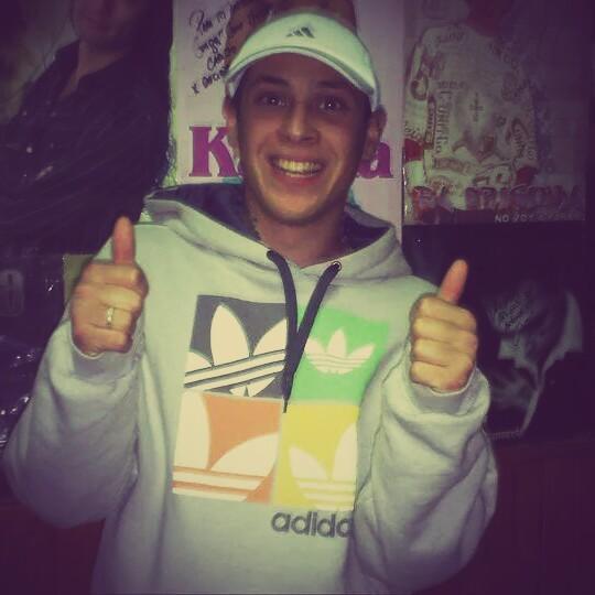 EhGuacho2's tweet photo. Buenas tardes, este fin de semana tocando en Uruguay. Abrazos para todos. Nico....  Eeeeeeh!!!! Guaaacho. http://t.co/kJWNWqQuDO