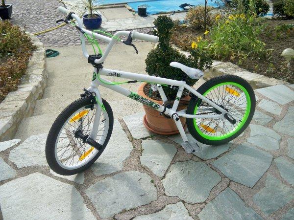 florianlechoco's tweet image. qui veut faire une course