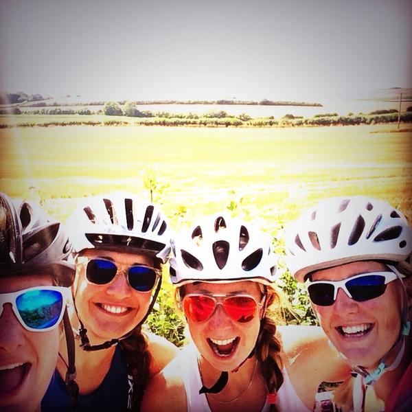 Stunning cycle with <a href="/HenleyRC/">Henley Rowing Club</a> ladies <a href="/rhonaoleary/">Rhona</a> <a href="/RachaelAlder1/">Rachael Alder</a> <a href="/Sudgel/">Rachel Loveridge</a> this avro #Chilterns #cycling #allthegear