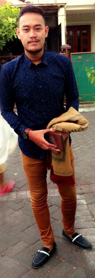 Lebaran version costume by the executive jeans by zara shoes by pedro , so comfort actually :)