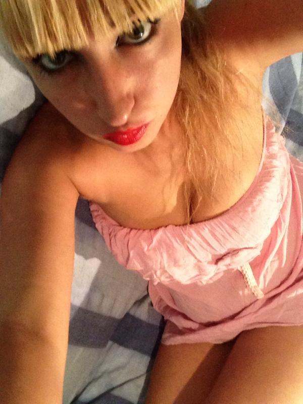 SUGARSEXYSEX's tweet photo. Con ganas de pasar un buen rato, te espero en mi sala💋💋 http://t.co/H9hI6g6BIz http://t.co/lMB4q5SzT4