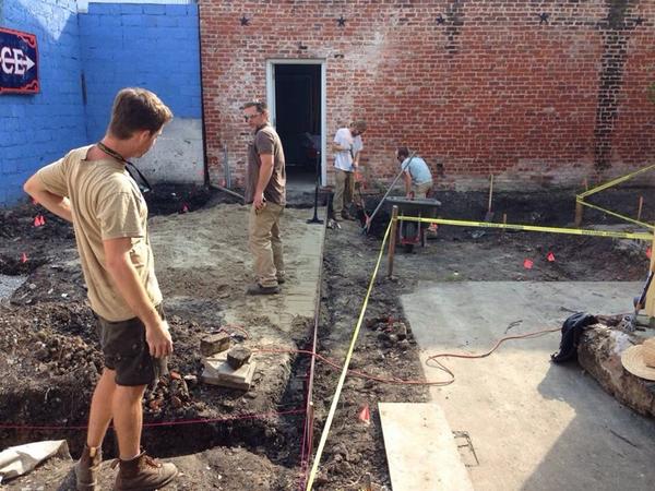 evanslighter's tweet photo. New project underway!  Large steel cistern system and wetland are http://t.co/cP6yGogtb1