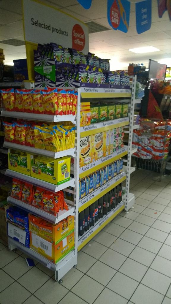 ClareM1990's tweet photo. @haleexpress ready for nana pat to label up @ 6am #promo @stejohcon @Halmsy79 http://t.co/38VcwmhMiQ