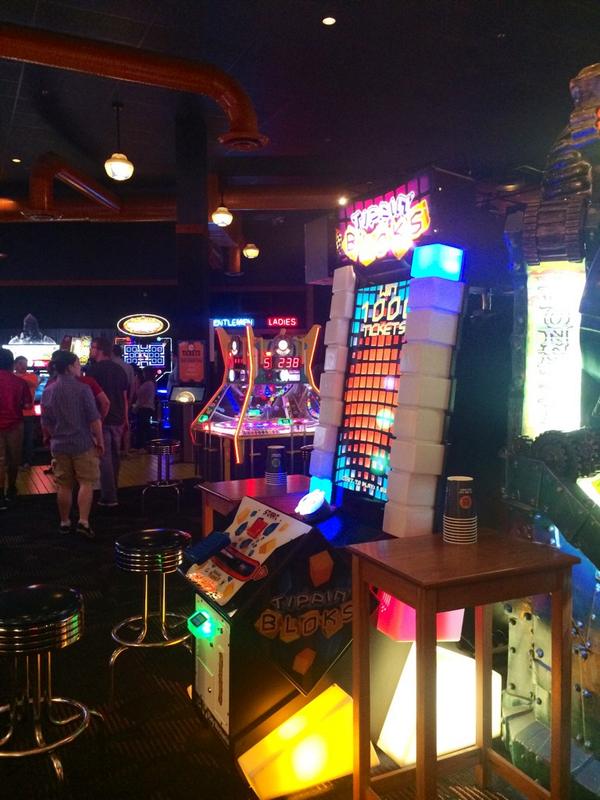 CernerCareers's tweet photo. Kicking back at @DaveNBustersKC to celebrate a successful summer of Cerner internships! http://t.co/e6Hov7EsUE