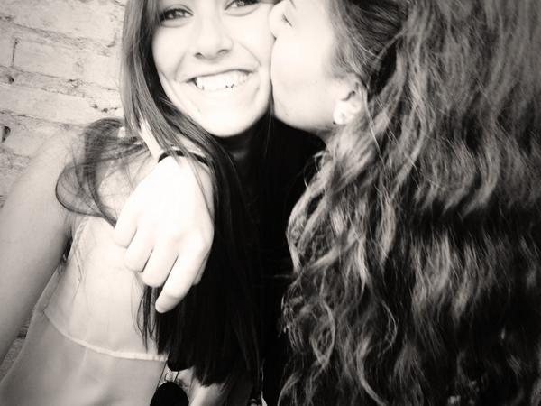 rosa22r's tweet photo. @Anaruizb ❤️❤️ http://t.co/CuhuIpk4z6