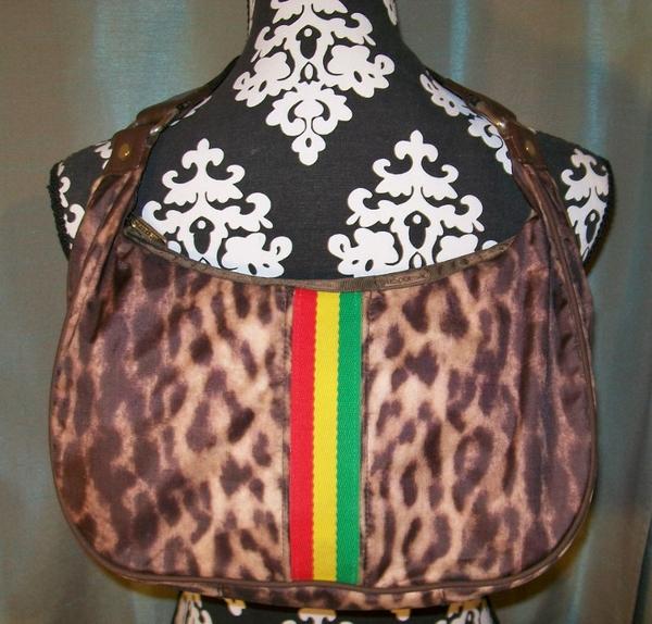 InBloomFashion's tweet photo. #rare #GWENSTEFANI #LAMB #LESPORTSAC #RASTA #LEOPARD #HELLA 
#HOBOBAGS 
http://t.co/Ue5FAaeSO2 … http://t.co/OSraPbVphm