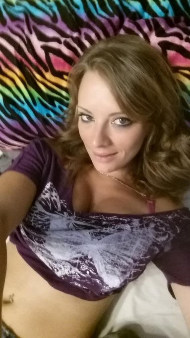 needs a cuddle! http://t.co/GpYjVerOF5<a href="/tag/badphotobomb"class="tags"><span>#badphotobomb</span></a>