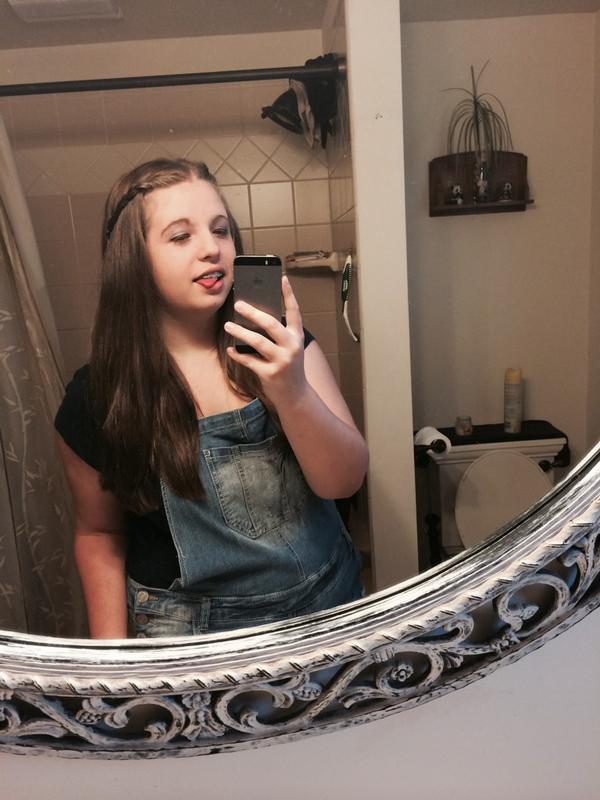 loneadventuree's tweet image. #ConcertLook