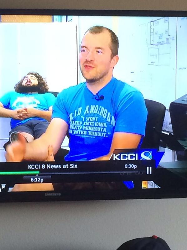 Nice to see <a href="/RAYGUNshirts/">RAYGUN</a> owner Mike  Draper flying the Brad Anderson colors on <a href="/KCCINews/">KCCI News</a>