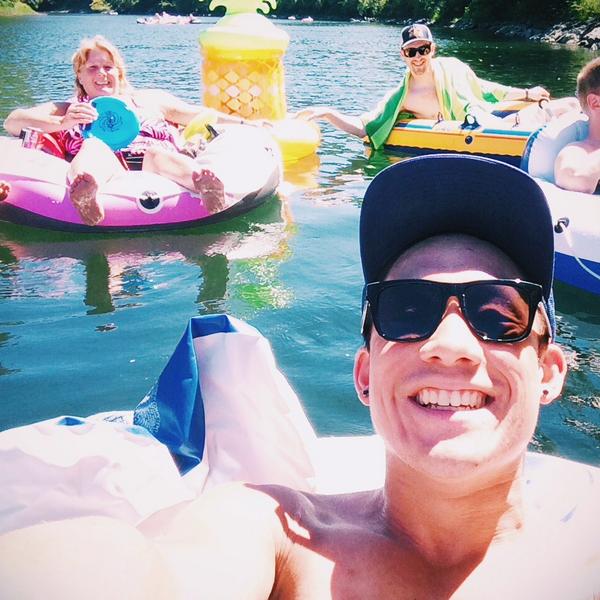 LionsAmbition's tweet image. New homies #riverfloat #fallcity