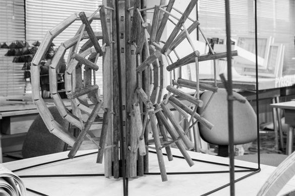 UPHarchitecture's tweet photo. 2. Setelahnya, kembali, pengenalan pada material kayu, namun kali ini dengan join yang bisa bergerak. http://t.co/Da3ZSRbC4x
