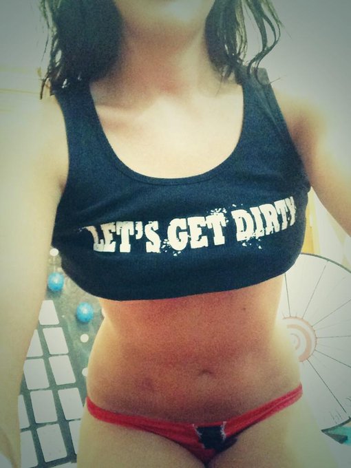 On cam! http://t.co/uJh4XD0f5w @MyFreeCams #MFC http://t.co/oxieJCz7oW<a class="tags" href="/tag/myfreecams">@myfreecams</a><a href="/tag/mfc"class="tags">#MFC</a>